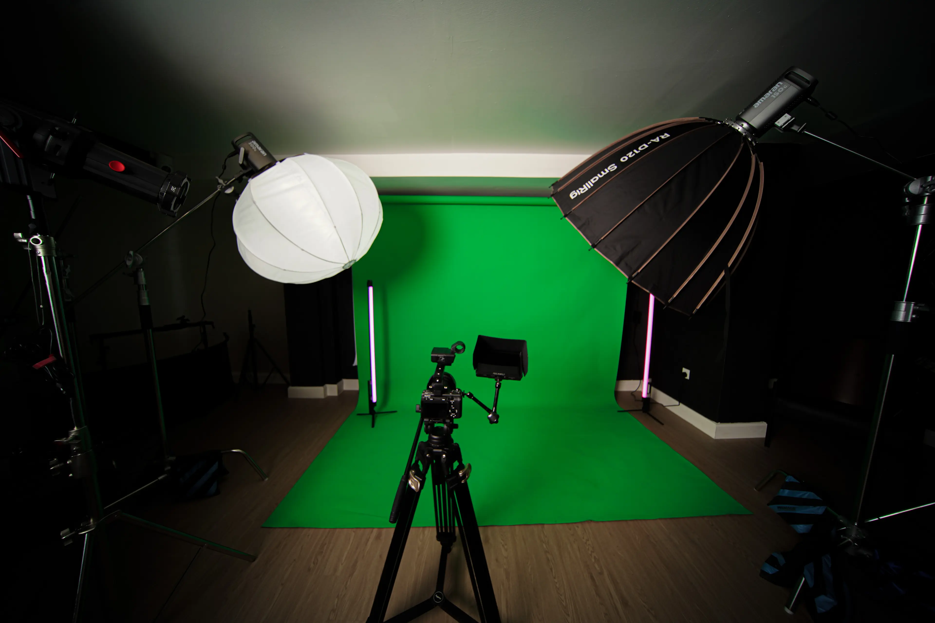 Comma Studio (A)