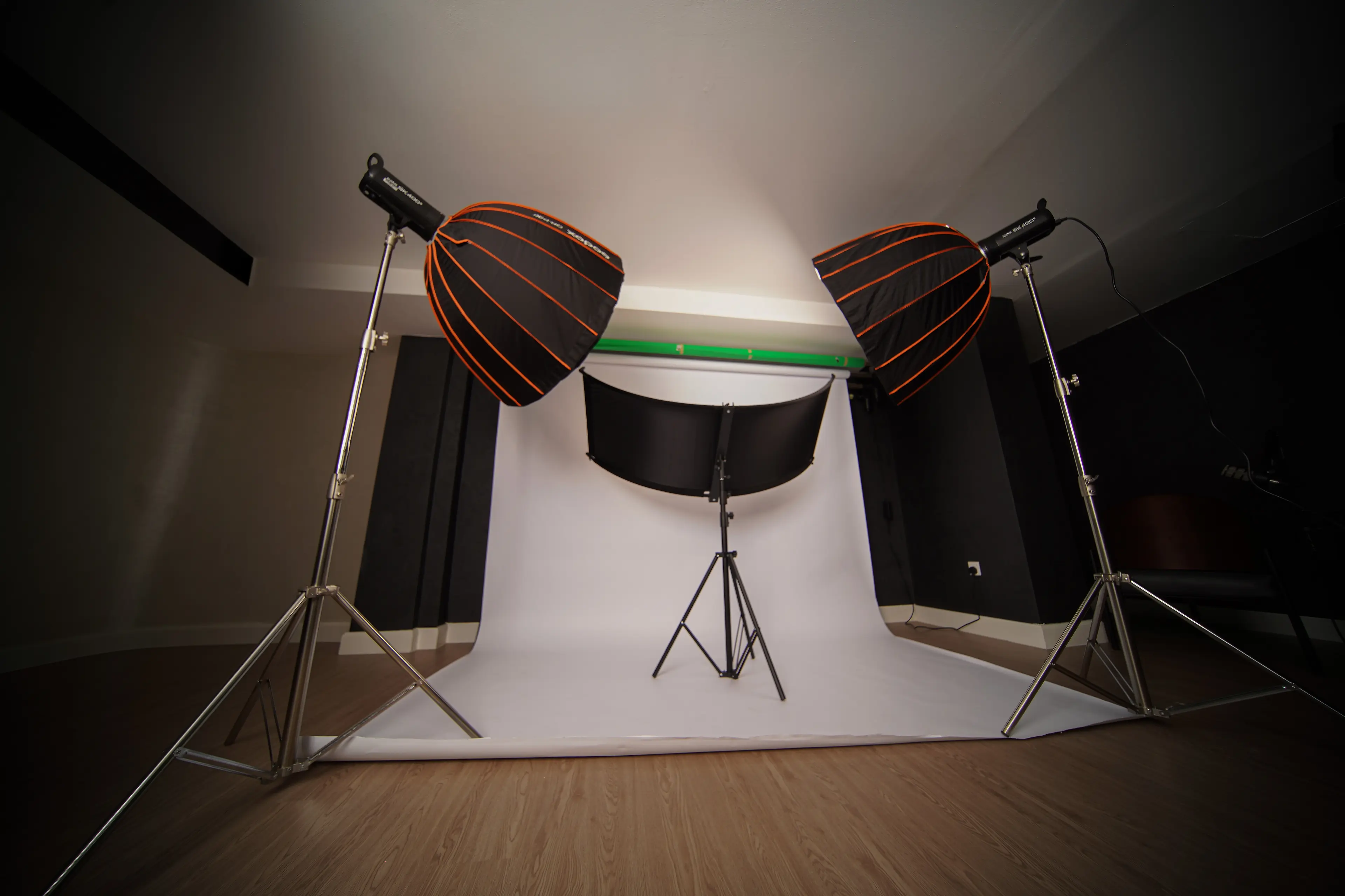 COMMA STUDIO B 